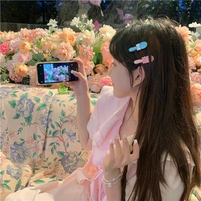 花圃里的蝴蝶